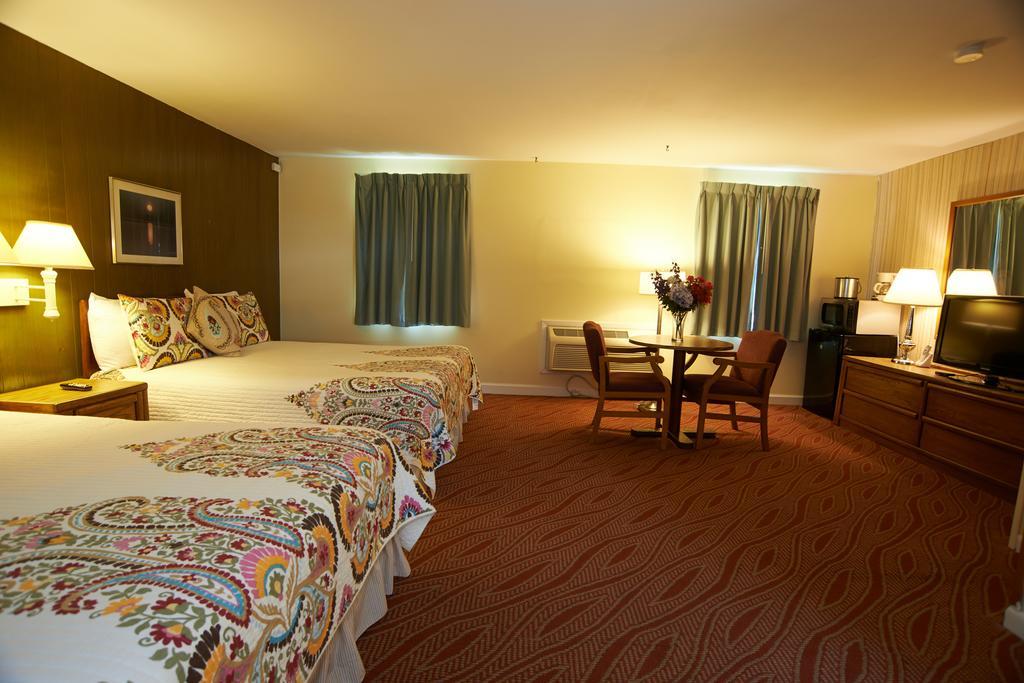 Clinton Motel Экстерьер фото